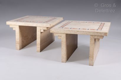  (Saint-Denis)Paire de tables basses en placage de traverstin, marbre rose et lapis....