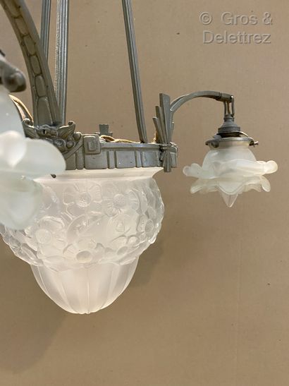 null (Saint-Denis)Silver plated metal chandelier and satin glass bulb covers.

Height...