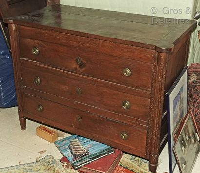 Moulded oak chest of drawers with three drawers,...