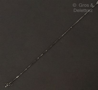 null Bracelet « Ligne » en or noirci entièrement serti de diamants noirs taillés...