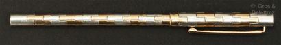 null Yellow gold and silver pen with stylized "H" decoration. Missing the cartouche....