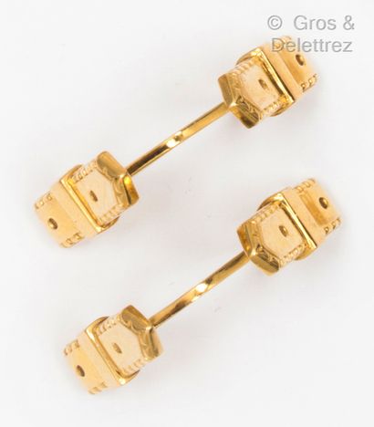 HERMES "Ceinture" - Pair of yellow gold cufflinks forming a belt buckle. Signed Hermès...