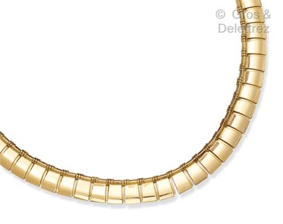 Collar necklace in yellow gold, made of interlocking...