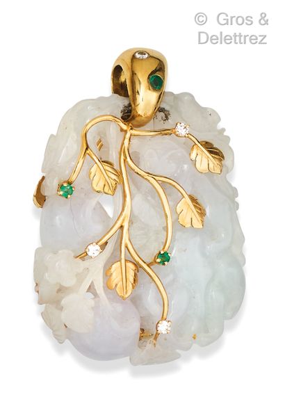 Important pendant composed of a white jade...