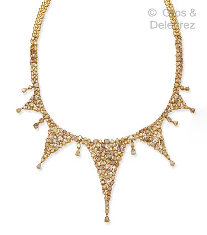 Flexible necklace in yellow gold, composed...