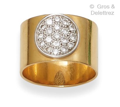 DINH VAN - Yellow gold ring, with a circular...