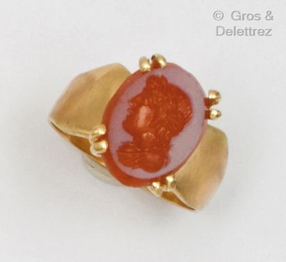 Yellow gold ring, set with an intaglio on...