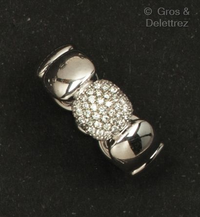 White gold ring with geometrical decoration,...