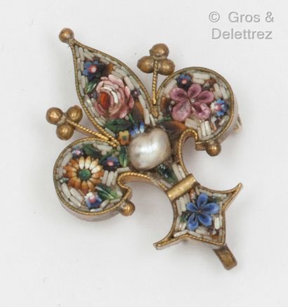 null Metal "Fleur de lys" brooch, decorated with a flower micro-mosaic, set with...