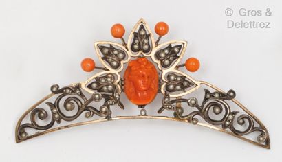 A vermeil diadem element, decorated with...