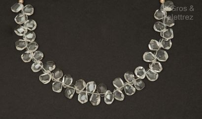 null Important necklace made of faceted rock crystal arranged in quincunx, finished...