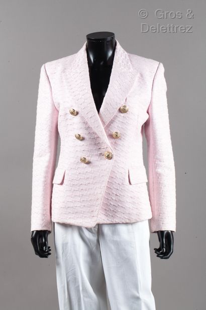 BALMAIN par Olivier Rousteing *Veste blazer en tweed de coton rose, blanc, col châle...