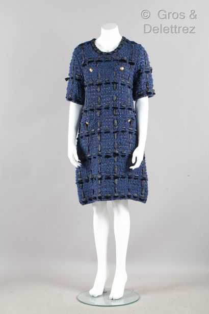 Tory BURCH *Magnifique robe en tweed marine et lurex noir, entrelacée de rubans de...