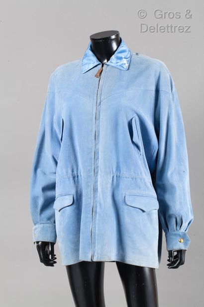 HERMÈS Paris made in France Zipped jacket in blue suede lambskin, lining in silk...