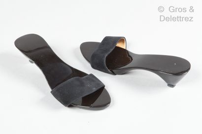 HERMES Paris made in Vietnam Limited Edition - Pair of " Amour " mules in black lacquered...