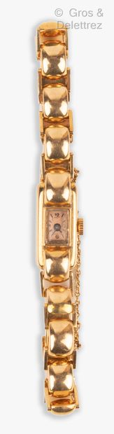 CHAUMET - Bracelet-montre en or jaune, boîtier...