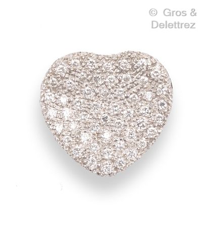 null Heart" pendant in white gold, decorated with a pavement of brilliant-cut diamonds....