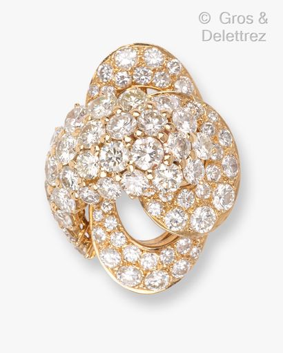 null FRED - "Ellipse" Yellow gold ring decorated with scrolls entirely set with brilliant-cut...