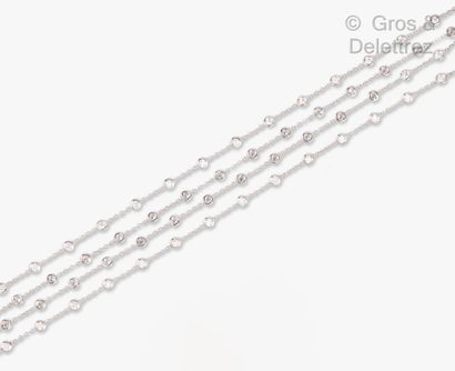 null Important sautoir in white gold, composed of an alternating chain of brilliant-cut...