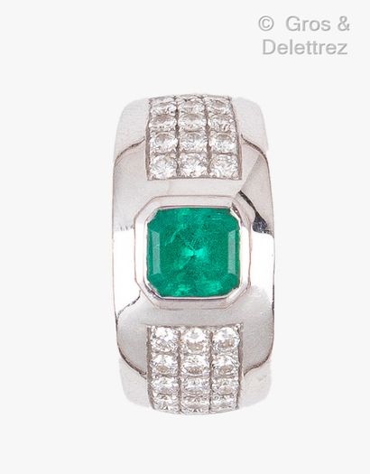 null White gold "Jonc" ring, set with a square cut emerald and paved with brilliant-cut...