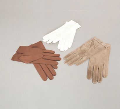 null *HERMES Paris made in France - Lot composé de trois paires de gants, l'une en...