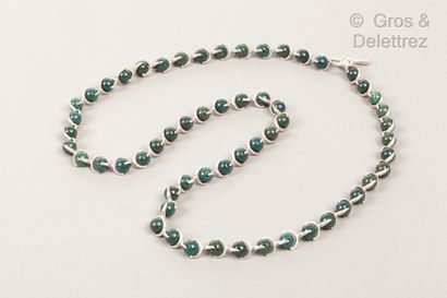 null *HERMES Paris circa 1960 - Sautoir de perles en jaspe sanguin et motifs en argent...