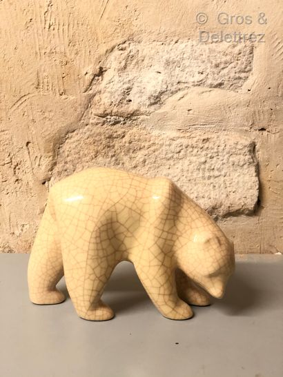 null LONGWY.



Sculpture en céramique beige craquelée figurant un ours.



Marque...