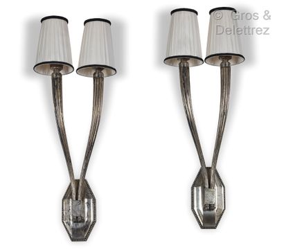 JACqUes-éMIle rUhlMAnn (1879-1933) Pair of sconces model "horn of gazelle" in silver...