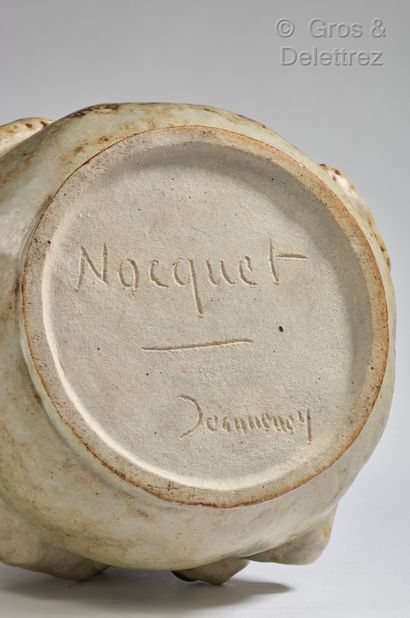 Paul JEANNENEY (1861-1920) et NOCQUET, sculpteur Pot couvert en grès émaillé craquelé...