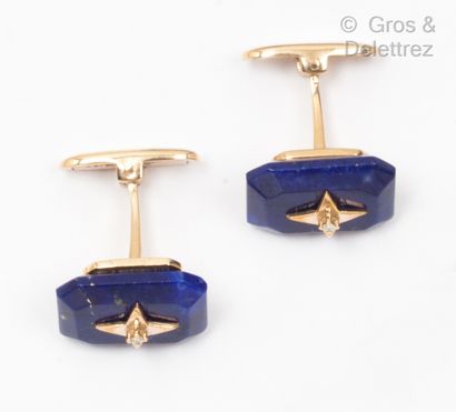 Pair of 9K yellow gold cufflinks, each consisting...