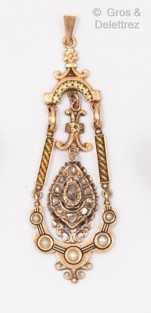 Two-coloured gold pendant, decorated with...
