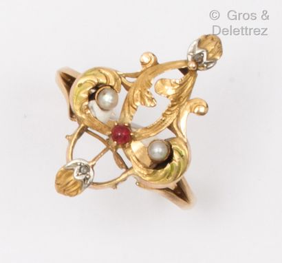 Yellow gold ring with floral decoration partially...