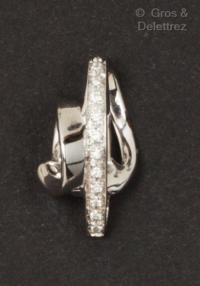 White gold pendant with modernist decoration,...