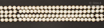 Bracelet composed of four rows of cultured...