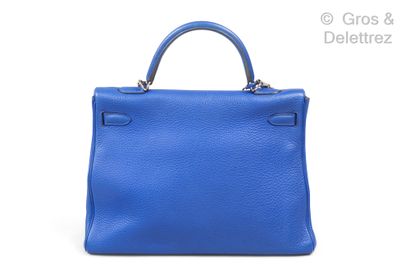 HERMÈS Paris made in France Year 2011

Kelly Retourné" bag 35 cm in electric blue...