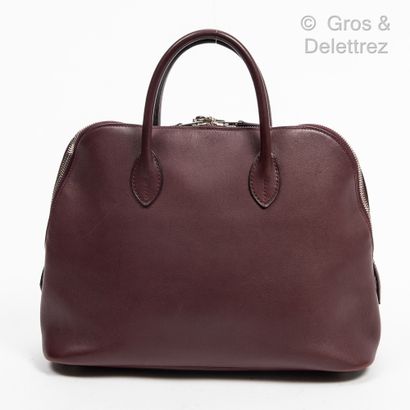 HERMÈS Paris made in France Année 2008

Sac « Bolide » 30 cm en Swift prune, fermeture...