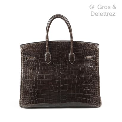 HERMÈS Paris made in France Year 2009

∆ "Birkin" bag 35 cm in graphite Crocodylus...