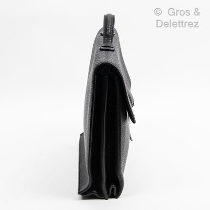 HERMÈS Paris made in France Year 2008

Black Togo calfskin dispatch bag 39 cm with...