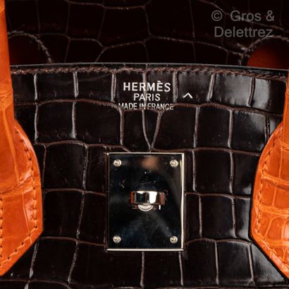 HERMÈS Paris made in France Year 2007

∆ "Birkin" bag 35 cm in two-tone brown and...