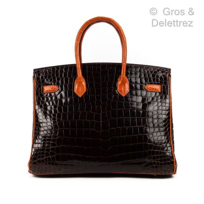 HERMÈS Paris made in France Year 2007

∆ "Birkin" bag 35 cm in two-tone brown and...