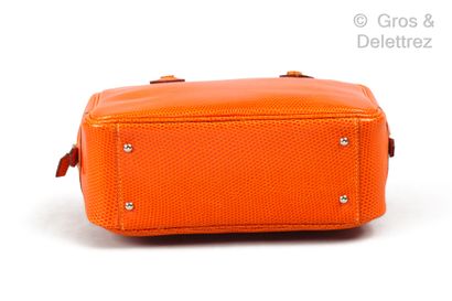 HERMÈS Paris made in France Année 2007

∆ Sac « Plume » PM 20 cm en lézard orange,...