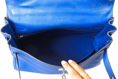 HERMÈS Paris made in France Year 2011

Kelly Retourné" bag 35 cm in electric blue...