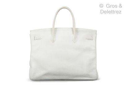 HERMÈS Paris made in France Year 2009

Birkin" bag 40 cm in white Togo calfskin,...