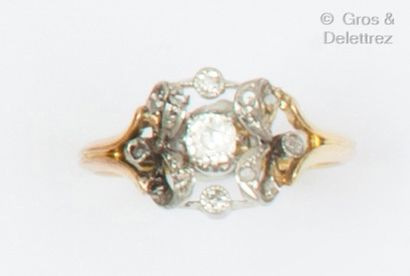 null Yellow and white gold ring with openwork foliage set with rose-cut diamonds....