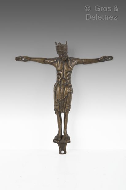 null Bronze Christ, hollow cast, crowned head, arms horizontal, submammary ribs,...