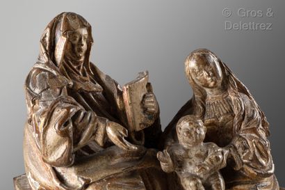 null Sainte Anne lisant avec Marie et l’Enfant Jésus en chêne sculpté, monochromé...