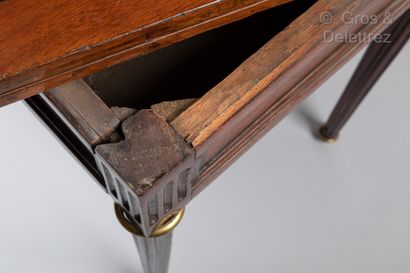 null Rectangular mahogany and mahogany veneer game table, the portfolio top inlaid...