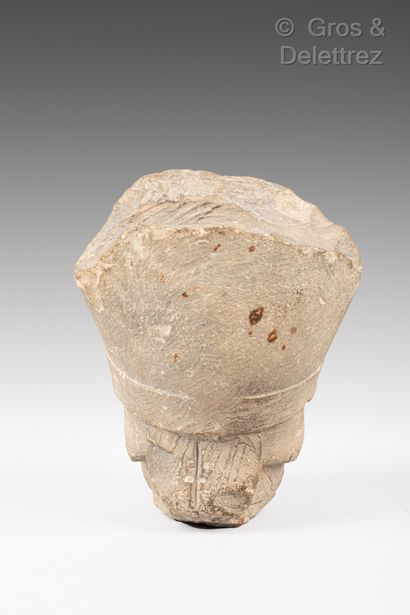 null Limestone bishop's head.

Around 1500 (accidents and missing pieces)

Height...