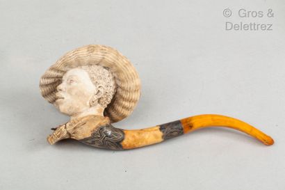 null Important meerschaum pipe carved with a Moor's head with silver mounting

Size...
