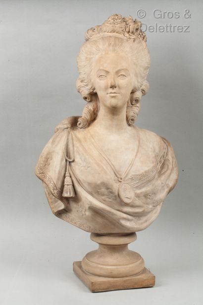 D’après Félix LECOMTE Buste en terre cuite figurant Marie Antoinette

Haut : 68 ...